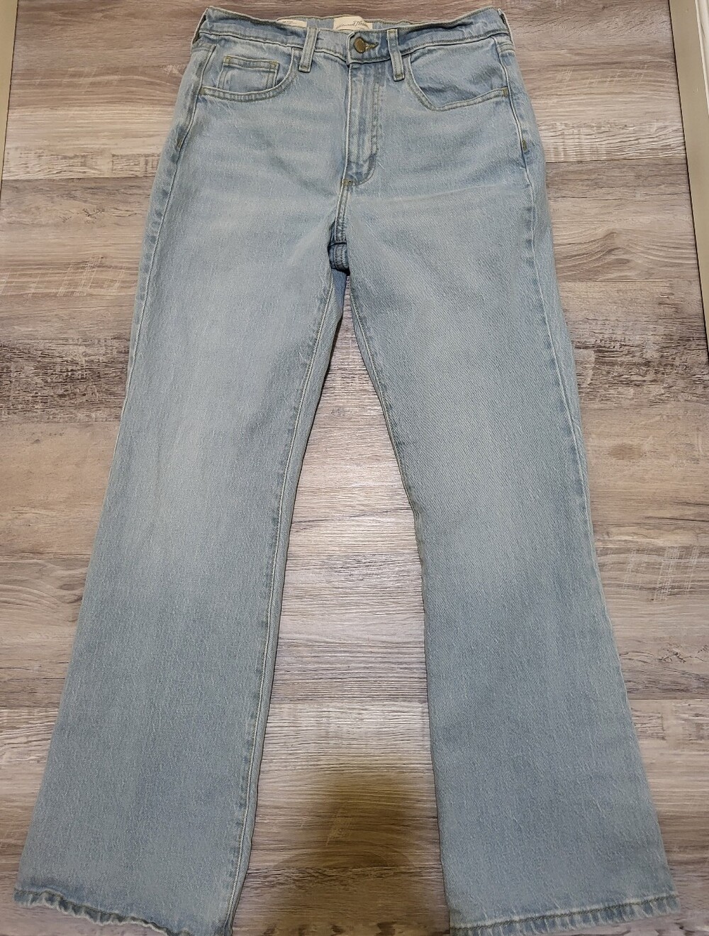 Universal Thread Women's Lightwash High Rise Jeans Size 8S